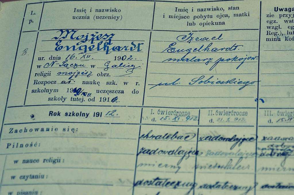 Katalogi-klasowe-w-SP-nr-3.-Fot.-R.-Bobrowski.