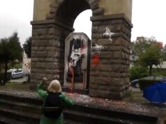 Pomnik chwały Armii Czerwonej obrzucony farbą