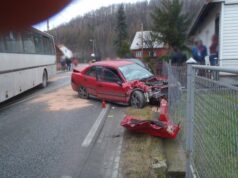 Zderzenie dwóch aut i autobusu w Barcicach