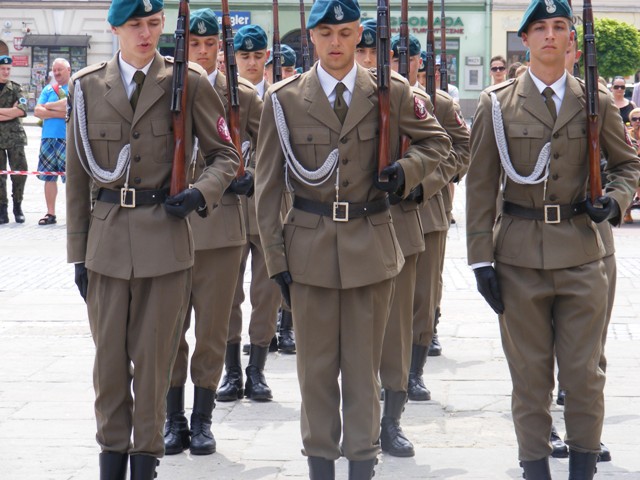  I Ogólnopolski Przegląd Musztry Klas Mundurowych. Fot. WKU Nowy Sącz
