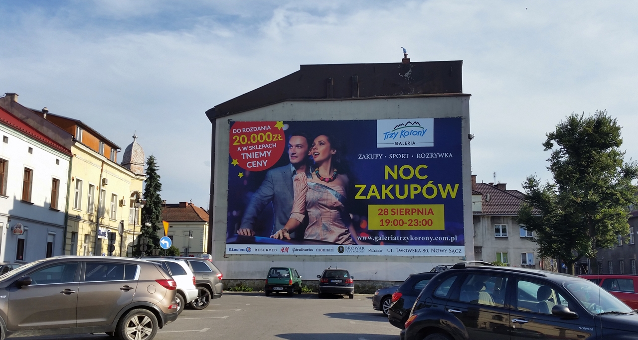 banner reklamowy w centrum Nowego Sącza