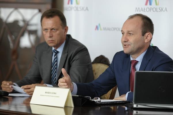 Członek zarządu województwa Jacek Krupa i marszałek małopolski Marek Sowa