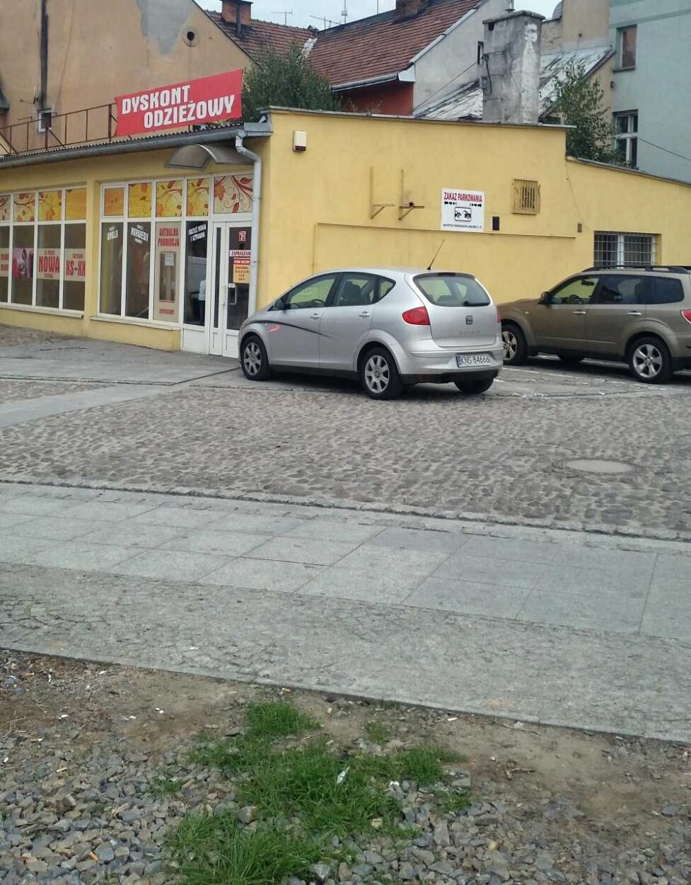 Nowy Sącz, dyskont odzieżowy