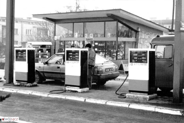 motoryzacja lat 90. Nowy Sącz stacja benzynowa przy ul. Tarnowskiej