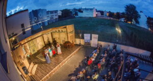 Damy i Huzary Teatru Robotniczego w Nowym Sączu - pożegnanie z tytułem