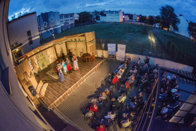 Damy i Huzary Teatru Robotniczego w Nowym Sączu - pożegnanie z tytułem