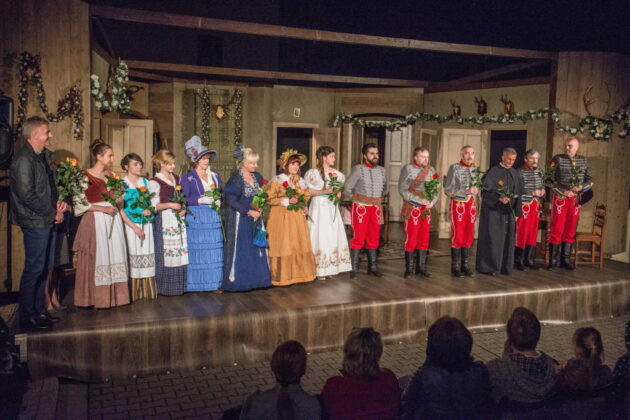 "Damy i huzary" w reżyserii Janusza Michalika - pożegnanie ze spektaklem Teatru Robotniczego