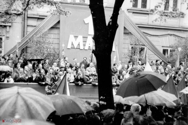 Trybuna honorowa na ulicy Jagiellońskiej w Nowym Saczu