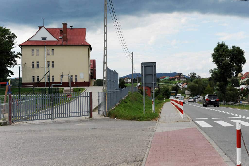 Trzetrzewina szkoła