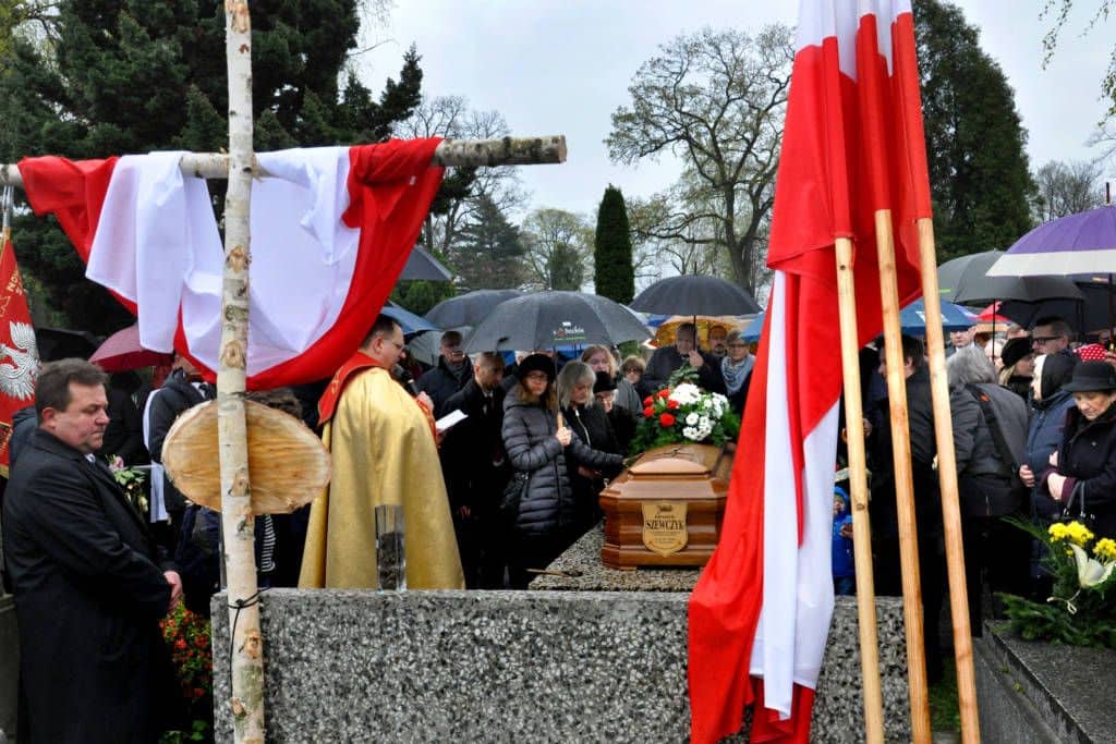 Pogrzeb śp. Henryka Szewczyka, znanego sądeckiego dziennikarza. Byłego redaktora naczelnego "Sądeczanina", a wcześniej reportera m.in. "Czasu Krakowskiego", "Gazety Krakowskiej".
