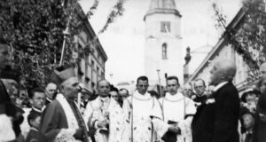 1934 rok. Wizytacja kanoniczna biskupa tarnowskiego Franciszka Lisowskiego