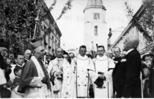 1934 rok. Wizytacja kanoniczna biskupa tarnowskiego Franciszka Lisowskiego