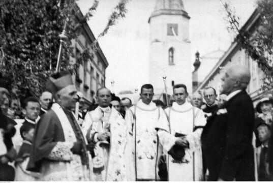 1934 rok. Wizytacja kanoniczna biskupa tarnowskiego Franciszka Lisowskiego