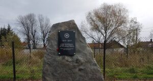 DZIEŃ W NOWYM SĄCZU: 2 listopada 2017 cmentarz ewangelicki Nowy Sącz ul. Orkana, pamiątkowy obelisk