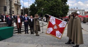 Odtworzony sztandar 1 PSP przekazano do Rzeszowa