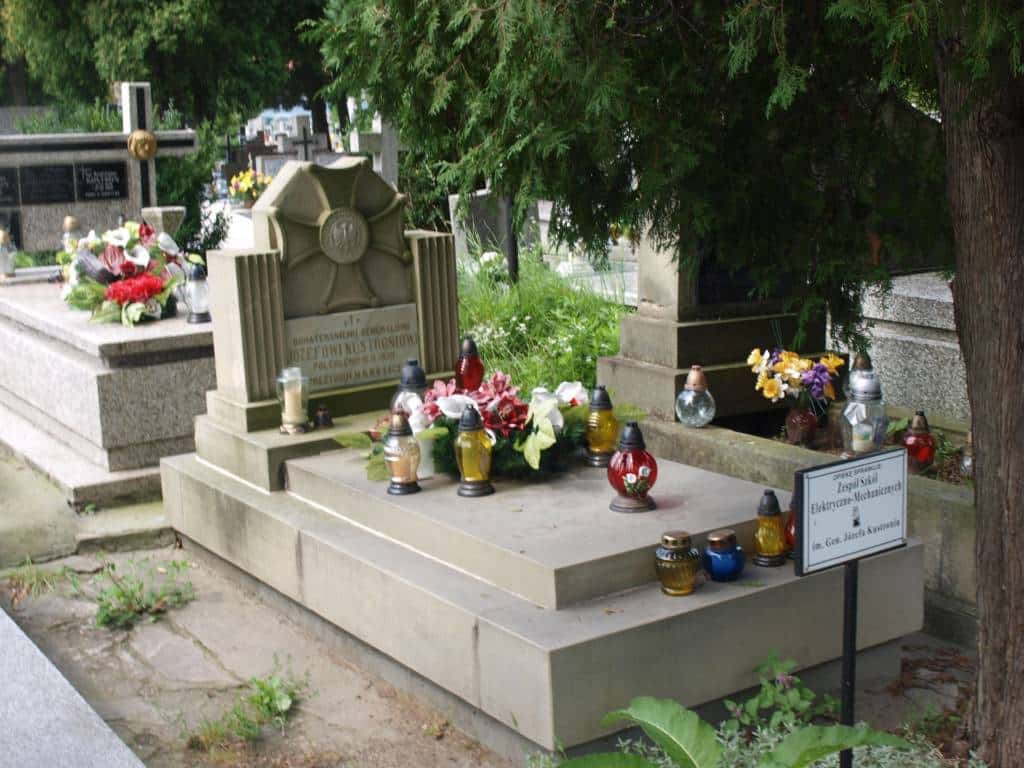 generał brygady Józef Kustroń grób w Nowym Saczu
