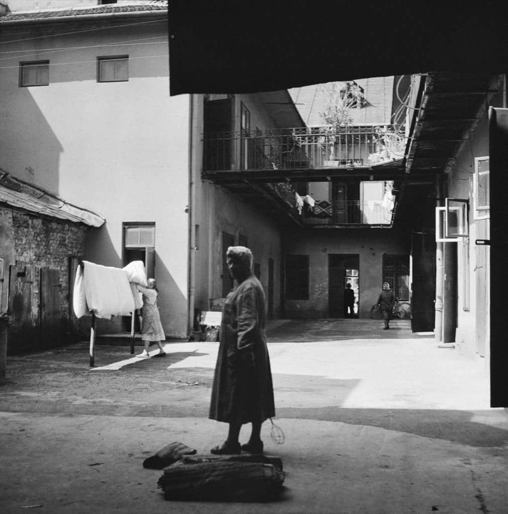 Podwórko przy ul. Świętego Ducha w Nowym Sączu Fot. Zofia Rydet. © Zofia Augustyńska-Martyniak