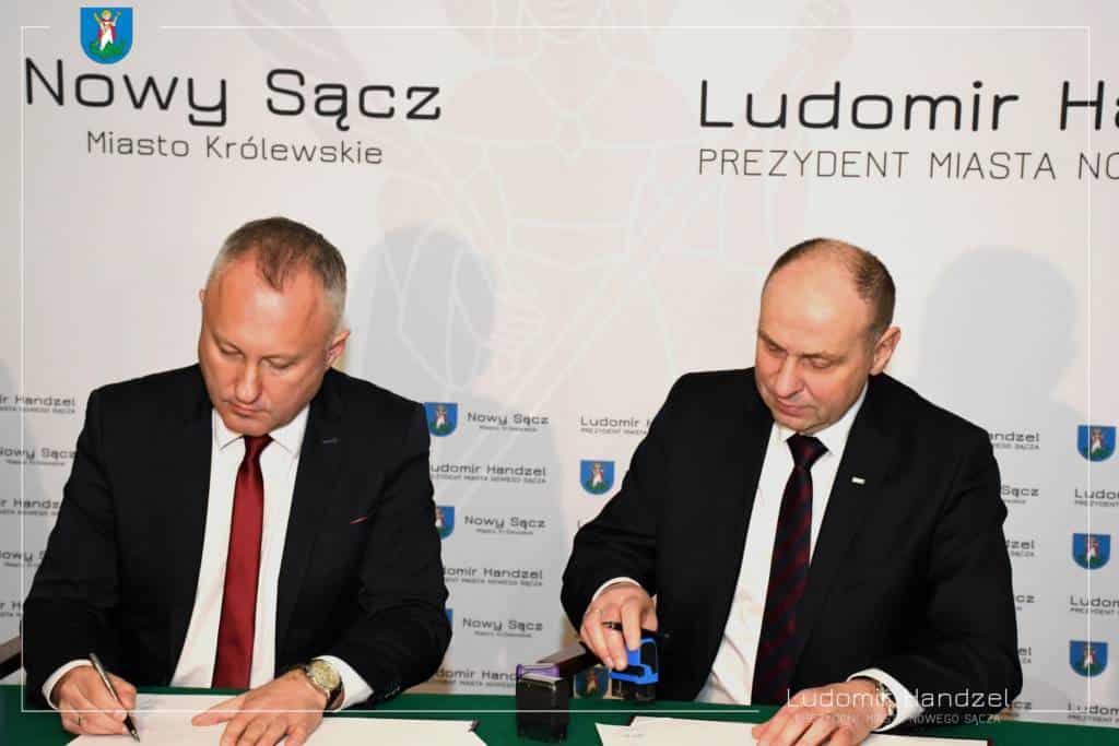 podpisano umowę na budowę nowego basenu odkrytego nad Łubinką