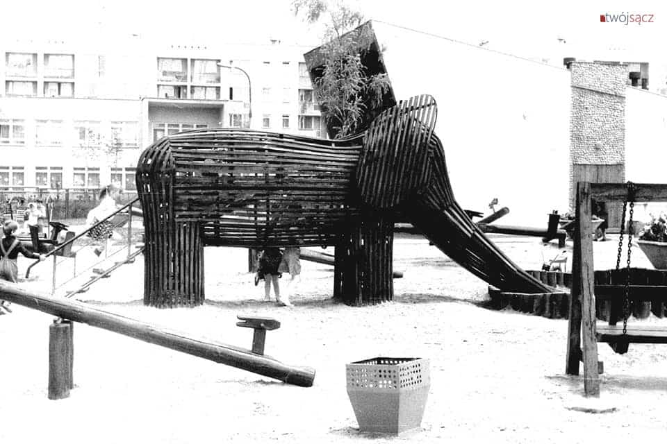 słoń - zjeżdżalnia z wioski indiańskiej w Nowym Sączu, 1980