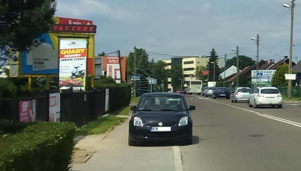 Gościniec Cesarski (ul. Węgierska) od strony byłej Dąbrówki Niemieckiej. Stary Kaduk