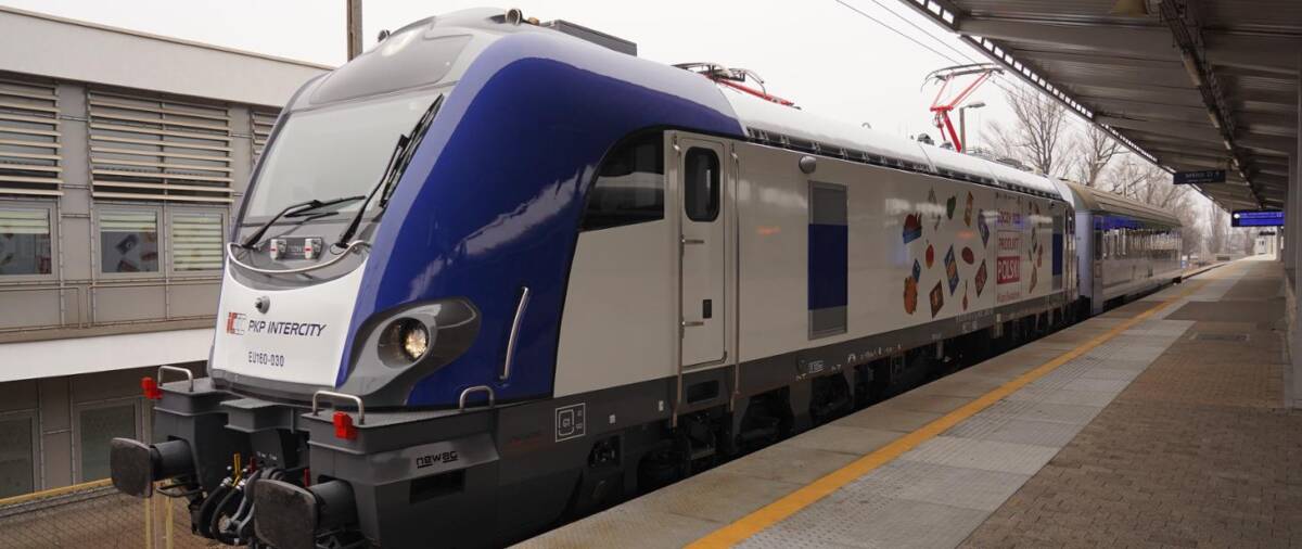 Lokomotywa Newag Griffin w barwach PKP Intercity oraz akcji #KupujŚwiadomie PRODUKTPOLSKI