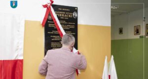 Odsłonięto tablicę upamiętniającą Kazimierza Pierackiego