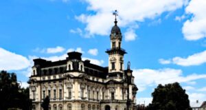 Ile w zeszłym roku zarobiły władze miasta i prezesi spółek komunalnych?