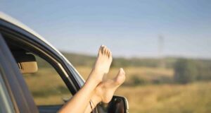 Jak nauczyć się pedicure i jakie są jego rodzaje? (materiał promocyjny)