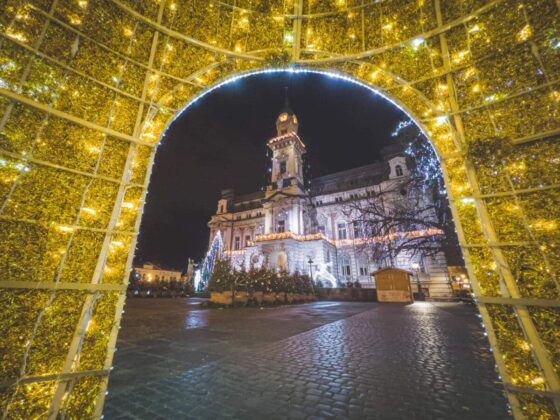 iluminacja Nowego Sącza 2021 rynek i ratusz