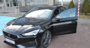 Sądeccy policjanci w samochodzie za 270 tys. zł już nakładają mandaty