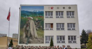 Ślubowanie Uczniów ZS im. Sybiraków i odsłonięcie pamiątkowego muralu
