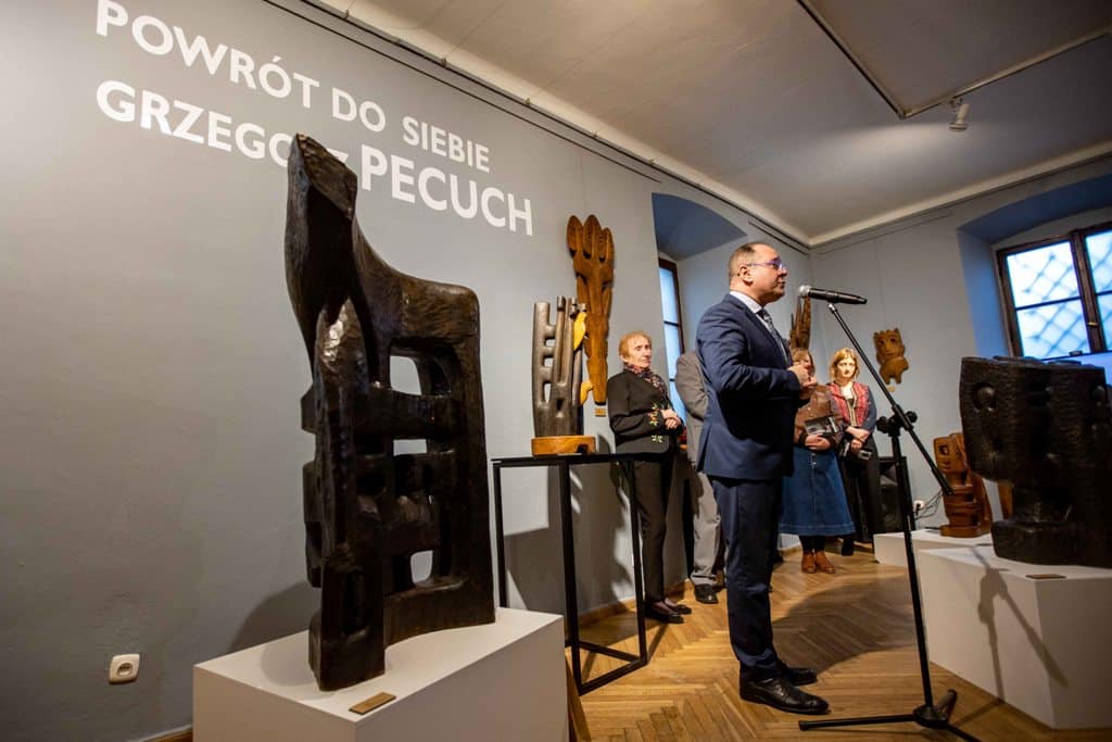 otwarcie wystawy rzeźb Grzegorza Pecucha, Muzeum Okręgowe w Nowym Sączu
