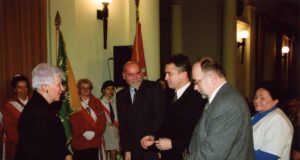 Irena Styczyńska odbiera Honorowego Obywatela Miasta Nowego Sącza