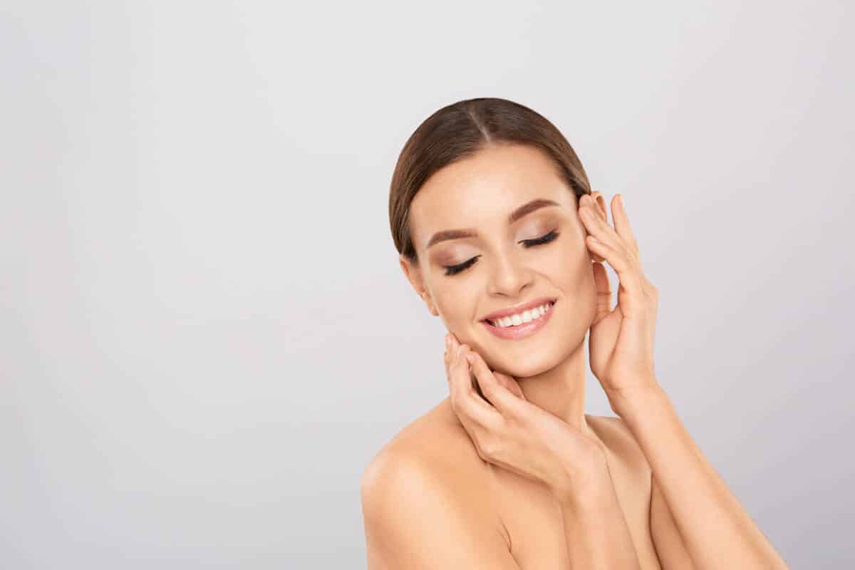 dobry podkład i maskara do rzęs EleverCosmetics