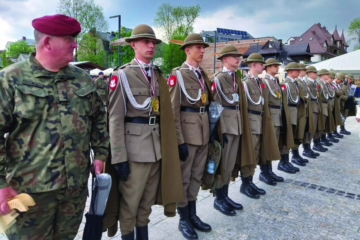 musztra klas mundurowych Zespołu Szkół nr 2 im. Sybiraków w Nowym Sączu