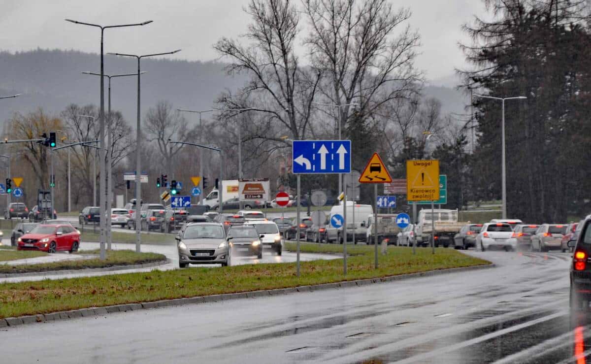 zielona strzałka Nowy Sącz Rondo Solidarności