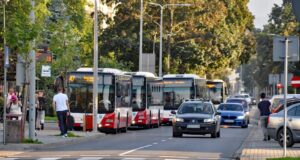 autobusy MPK Nowy Sącz na przystanku przy Al. Wolności