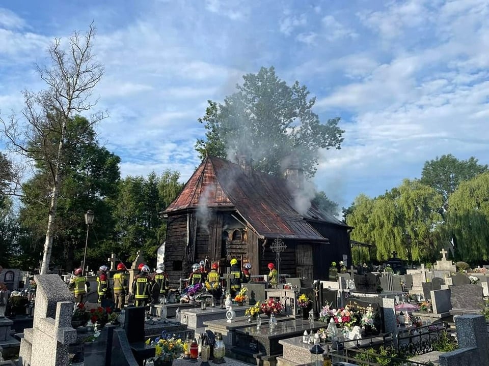 pożar kościoła na Helenie