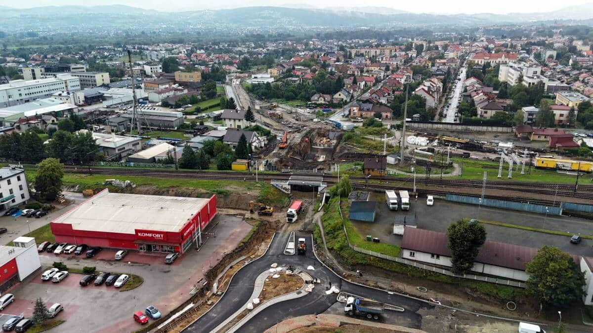 Budowa ronda u zbiegu ul. Zielonej i Wyspiańskiego, wiadukt na linii nr 96 oraz prace na linii nr 104 przy ul. Kolejowej i Asnyka