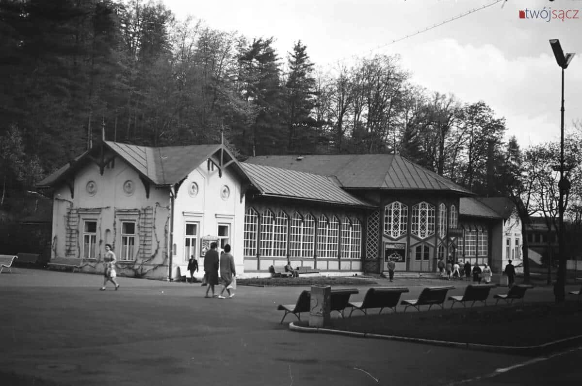 Pijalnia Główna w Krynicy na przełomie lat 50/60. Fot. archiwum prywatne/Twój Sącz
