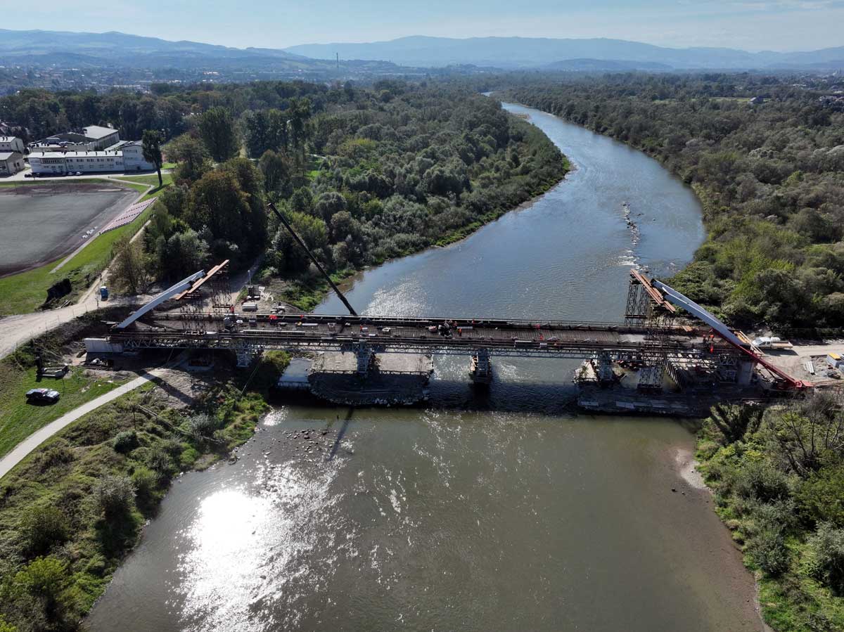 prace związane z modernizacją linii kolejowej 104 Nowy Sącz most na rzece Dunajec