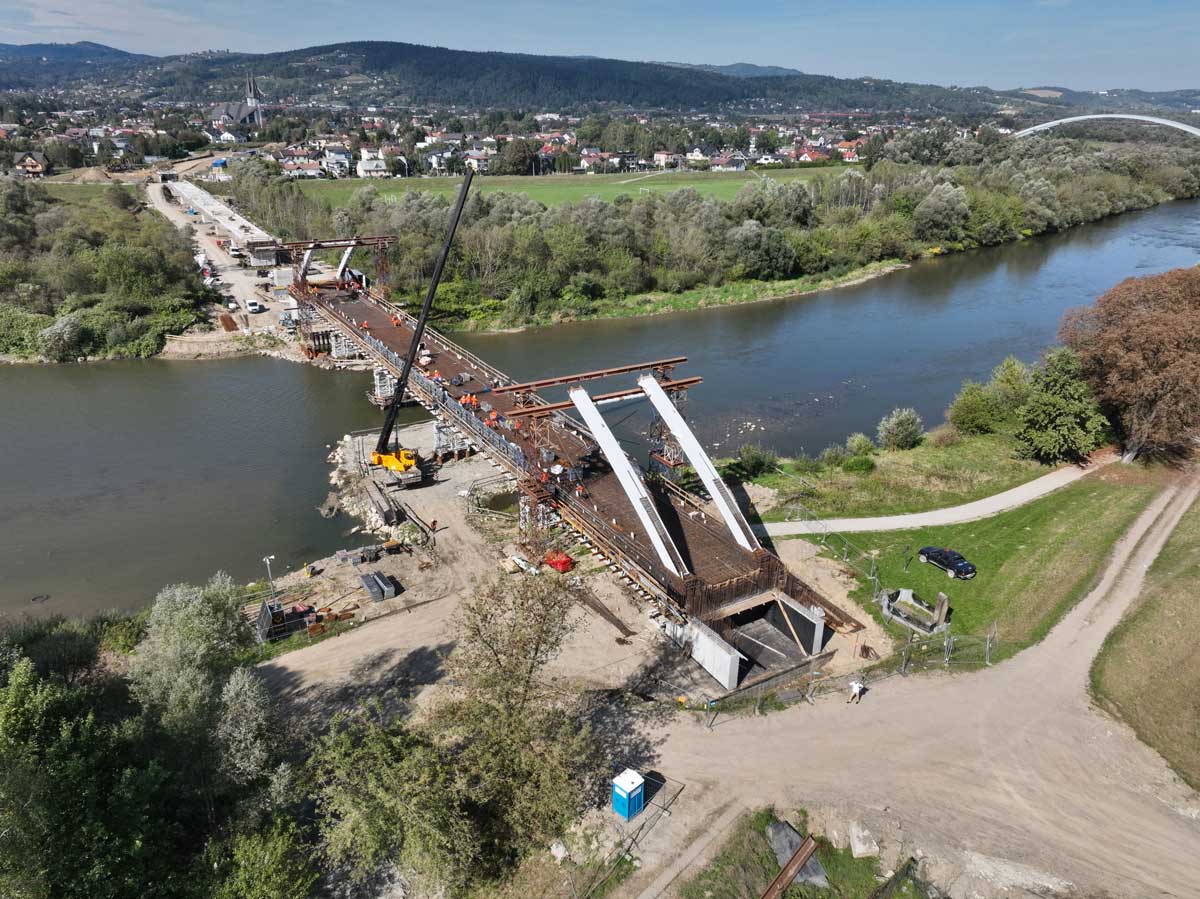 Prace związane z modernizacją linii kolejowej nr 104 w Nowym Sączu, wrzesień 2024 most na Dunajcu