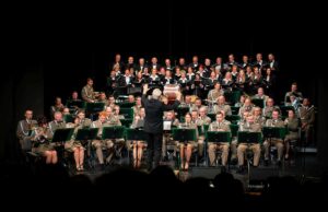 IUBILAEI CANTUS - Sądecki Festiwal Muzyczny 2024. Orkiestra Reprezentacyjna Straży Granicznej wraz z Chórem im. Jana Pawła II działającym przy parafii kolejowej w Nowym Sączu, pod batutą ppłka rez. Bolesława Szulii