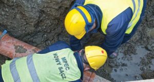 MPEC Nowy Sącz pracownicy w kasjach i kamizelkach ochronnych
