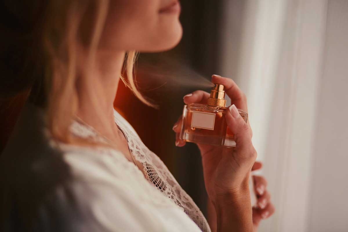 Perfumy niszowe – jak wybrać zapach, który wyróżni Cię z tłumu?