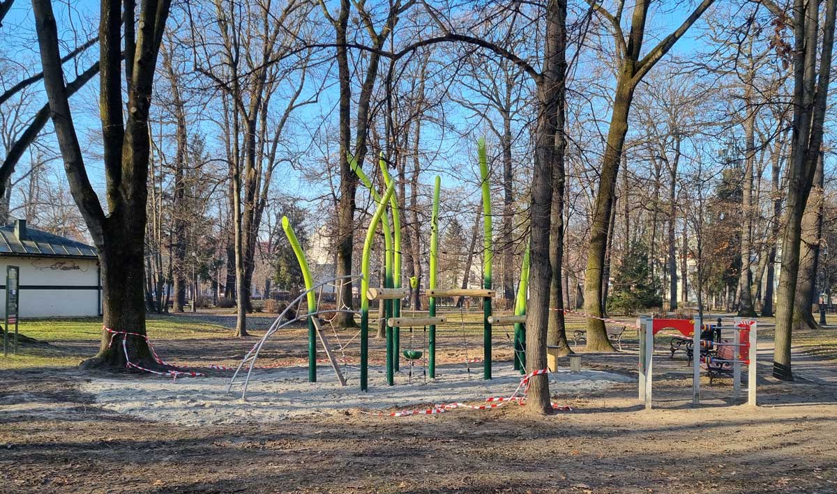 plac zabaw na Plantach w Nowym Sączu