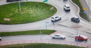 Policyjny dron rejestrował wykroczenia w rejonie przejść dla pieszych