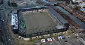 budowa stadionu miejskiego w Nowym Sączu - widok z góry 14 grudnia 2024. Inwestycję dokończy Betonox Construction