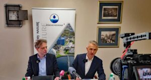 Sądeckie Wodociągi - konferencja prasowa prezesa Jerzego Szczeciny (po prawej) i Romana Batko