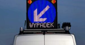 wypadek tablica ostrzegawcza